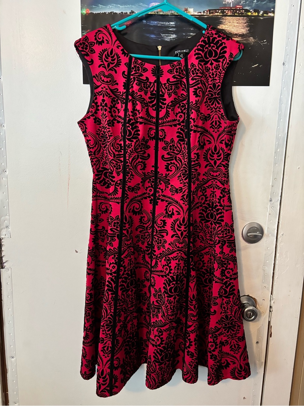 Roz & Ali Size 10 Red Black Flocked Damask Fit & Flare Dress Velvet Texture